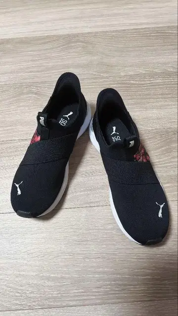 PUMA 이즈인 블랙 23.5