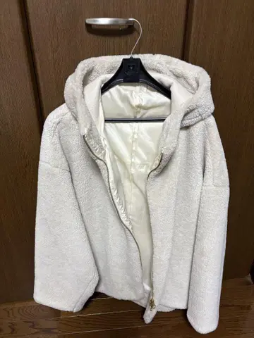 ai no de Loungedress 후드 부착 아이보리 보아 자켓