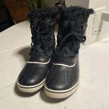 SOREL 방수 퍼 포함 숏부츠 블랙