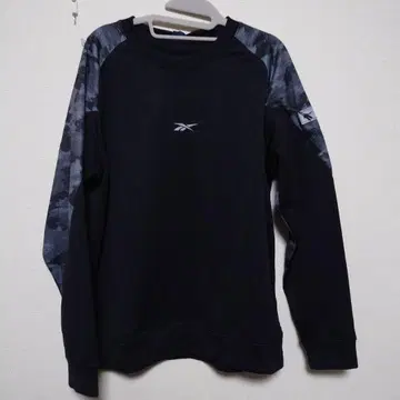 Reebok 카모 패턴 맨투맨
