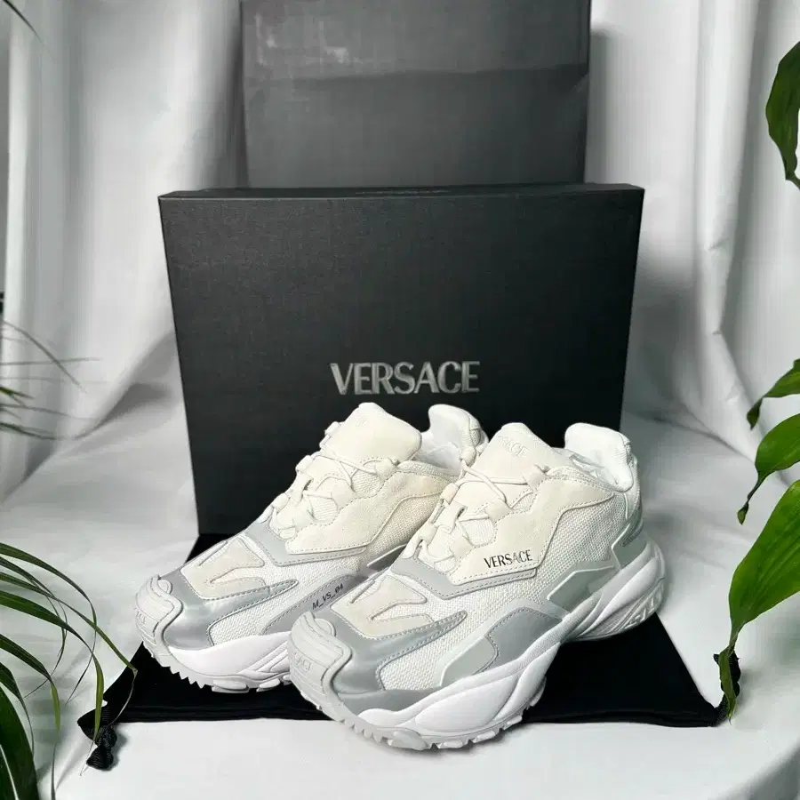 (New/Full Set) Versace White Silver Sneakers