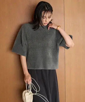안필로 나일론 샤기 하프 슬리브 풀오버