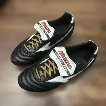 Mizuno Morelia 프로페셔널 모델 스파이크