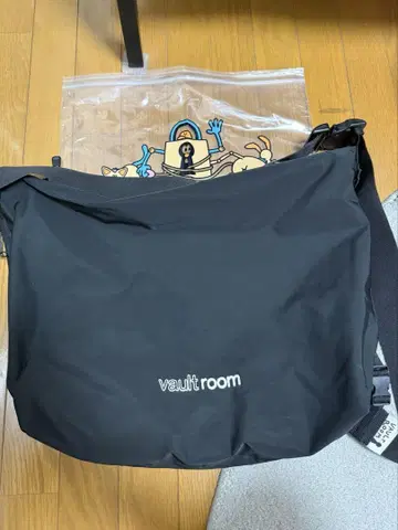 DEVICE SHOULDER BAG