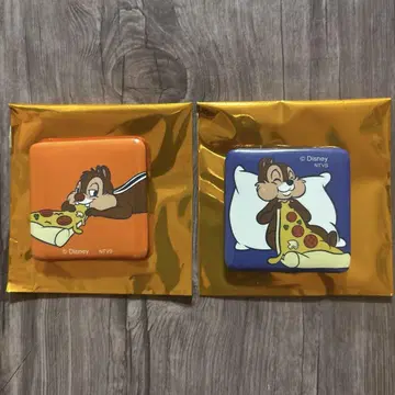 Disney THE MARKET 칩 & 데일 캔뱃지 2개