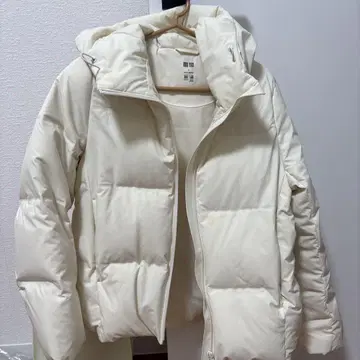 UNIQLO 화이트 심리스 다운 자켓 S