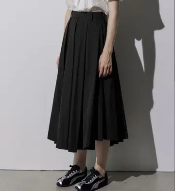 르쉘블루 Taffeta Midi Skirt 새상품