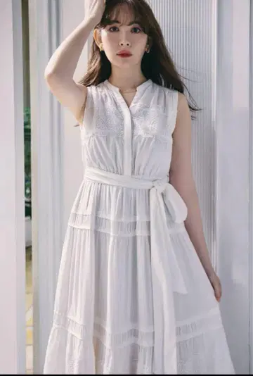 Herlipto Scala 레이스 트리밍 드레스
