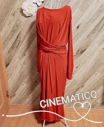 새상품급 CINEMATIQ 칸파뉴라 스트레치 원피스 드레스 레드 계열 L