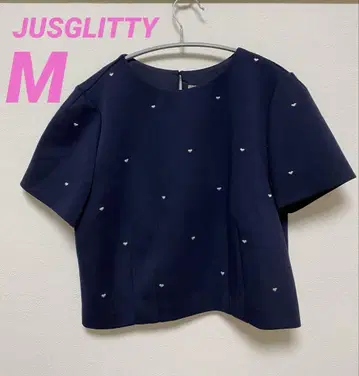 택 포함 미사용 새상품 JUSGLITTY 하트 자수 크롭 티셔츠 M