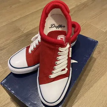 Duffer 레드 캔버스 스니커즈