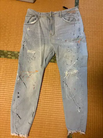 Zara 페인트 가공 데님 팬츠