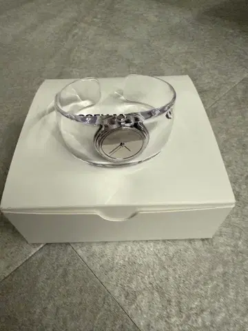ISSEY MIYAKE 투명 밴딩 시계