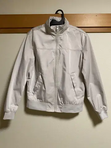 ZARA 자라 화이트 점퍼 M 사이즈