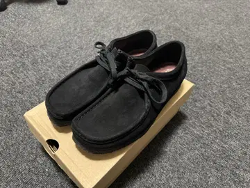 Clarks Wallabee