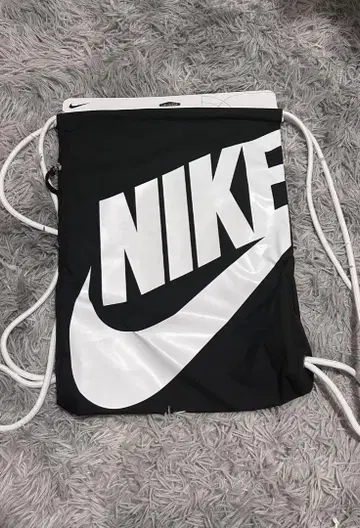 Nike 드로우 스트링 백 블랙/화이트