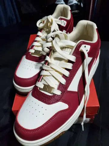Puma 화이트/레드 스니커즈 425 size 29