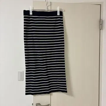 ZARA 네이비/화이트 스트라이프 타이트 스커트 L