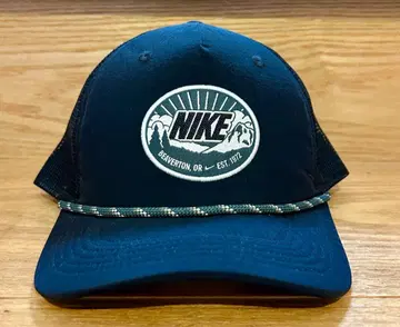 NIKE 블랙 트래커 햇