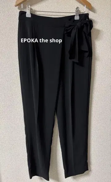 EPOKA THE SHOP 리본 포함 블랙 슬랙스