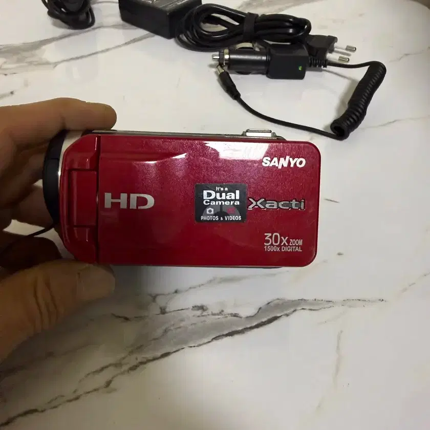 Sanyo Xacti Camcorder (VPC-TH1) NewJeans Camcorder #초소형캠코더