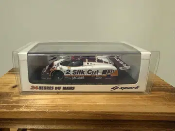 스파크 1/43 재규어 XJR-9 1988 2호차