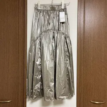 새상품 엘렌 카레듀에 메탈릭 캉캉 스커트 골드