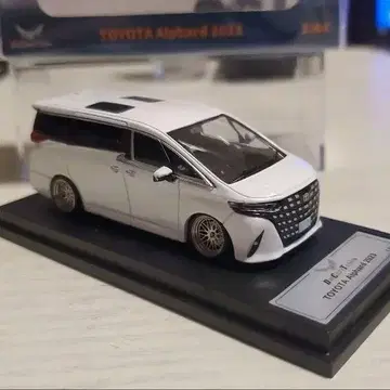 도요타 알파드 1/64