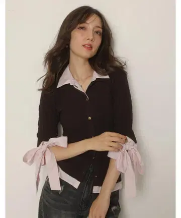 아푸와이저 리셰 소매 리본 레이어드 리브 니트 2025 신상