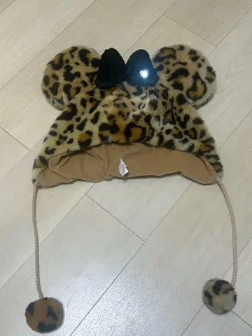 디즈니 레오파드 무늬 미니 팬캡