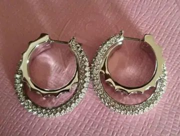 스와로브스키 엘레강트 후프 귀걸이