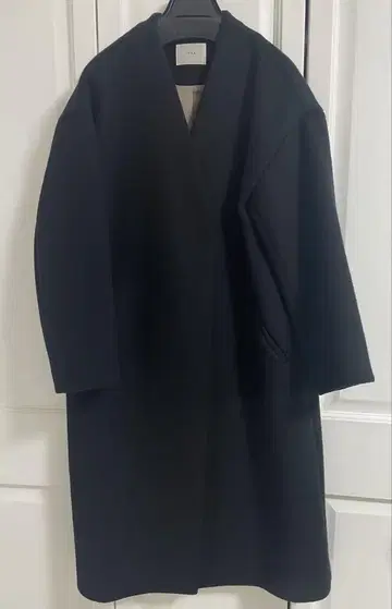 IENA 더블 비버 V넥 노카라 코트