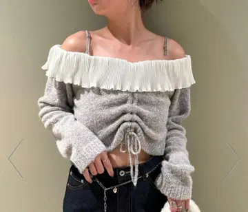 FURFUR 오프숄더 프릴 풀오버 퍼퍼