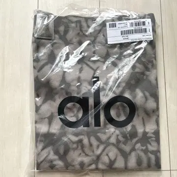 [ 미사용 새상품 ] alo yoga 토트백