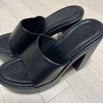 블랙 힐 샌들