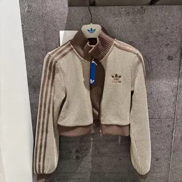 아디다스 크롭 트랙 탑 저지 와플 니트