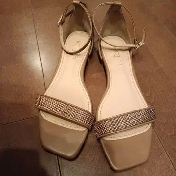 베이지 스트랩 플랫 샌들 24.0cm