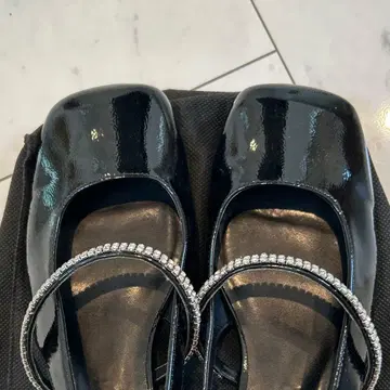 ZARA 광택 블랙 뮬 38