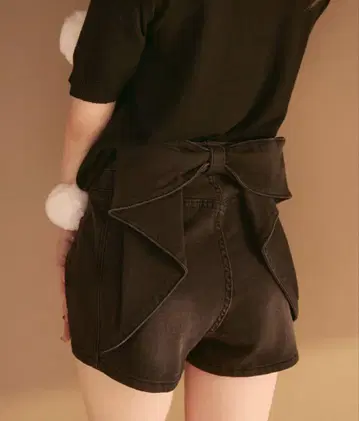 TITTY&CO. 백리본 숏팬츠