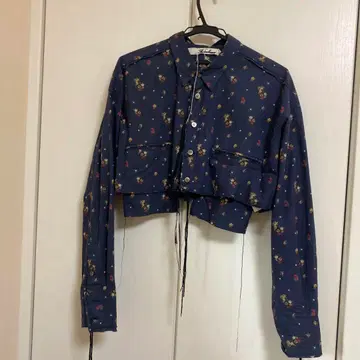 Midorikawa 천사 꽃무늬 크롭 셔츠