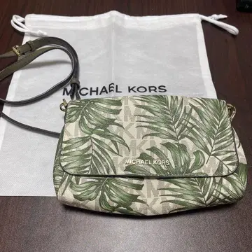MICHAEL KORS 숄더백 나뭇잎 패턴