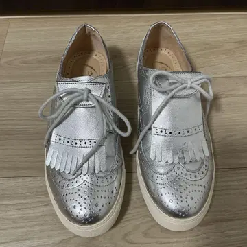 새상품급! Chaka 차카 실버 소가죽 일본제 스니커즈 24.5cm