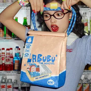 POPMART LABUBU 러브러브 Wacky Mart 메신저 백