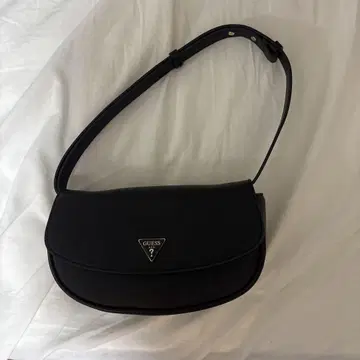 GUESS 블랙 숄더백 핸드백