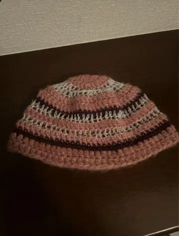 스트라이프 무늬 비니 모자