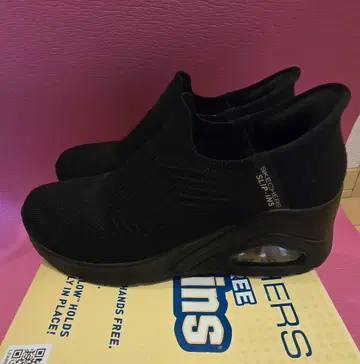 [새상품급] 여성용 SKECHERS SLIP-INS 블랙