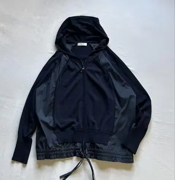 피노레 지퍼 후드티