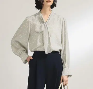 Demi-Luxe BEAMS 변형 도트 보타이 블라우스