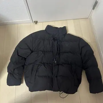 GUESS 블랙 다운 자켓