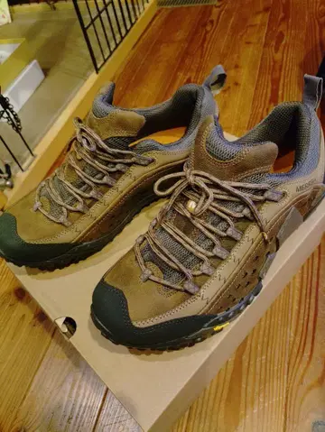 새상품 MERRELL 머렐 인터셉트 27.5cm